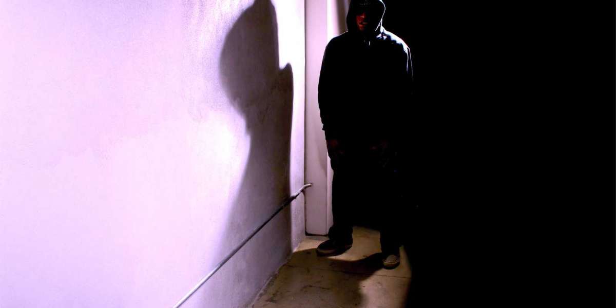 Am I Dating A Stalker?